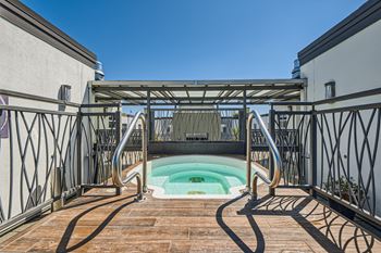 Roof top hot tub